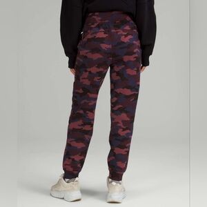 Lululemon Scuba High-Rise 27" Jogger Size 12